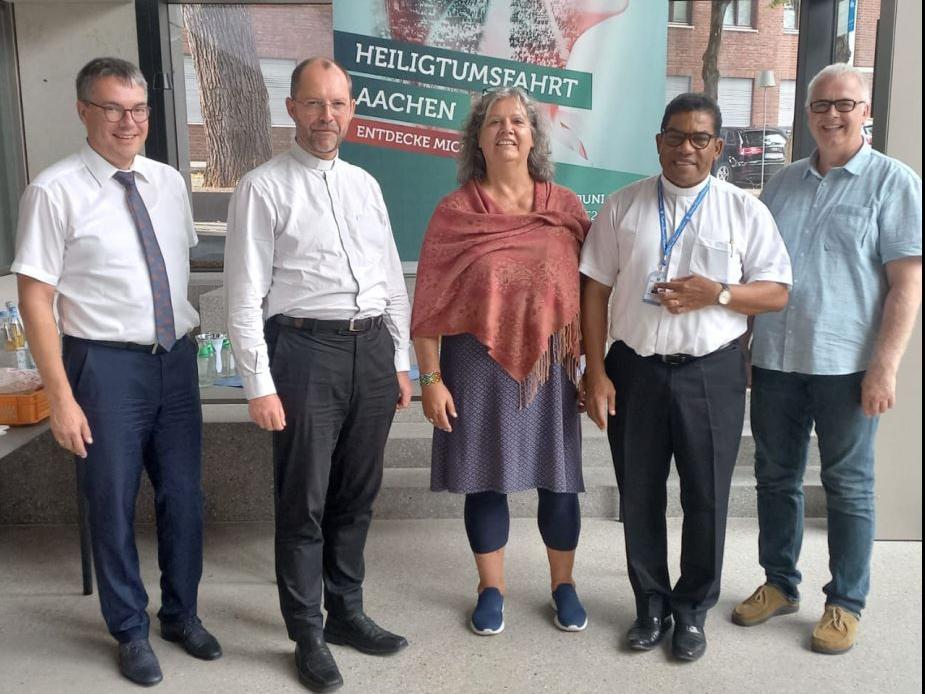 Besuch in Aachen: v. l. n. r. Diözesandirektor Stephan Jentgens, Generalvikar Dr. Andreas Frick, Claudia Witgens, Nationaldirektor Padre Rafael Castillo, Thomas Hoogen