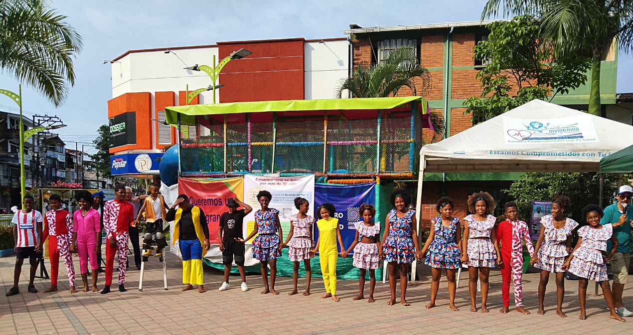 Jugendliche des Centro Afro bei einer Kundgebung in Tumaco zur Woche für den Frieden 2022