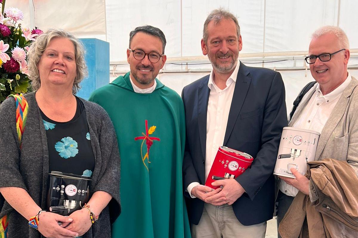 Besuch beim früheren Partnerschaftsbeauftragten Padre Juan Álvaro Zapata, der jetzt die neuerrichtete Pfarre Nuestra Señora de Aparecida in Bogotá leitet