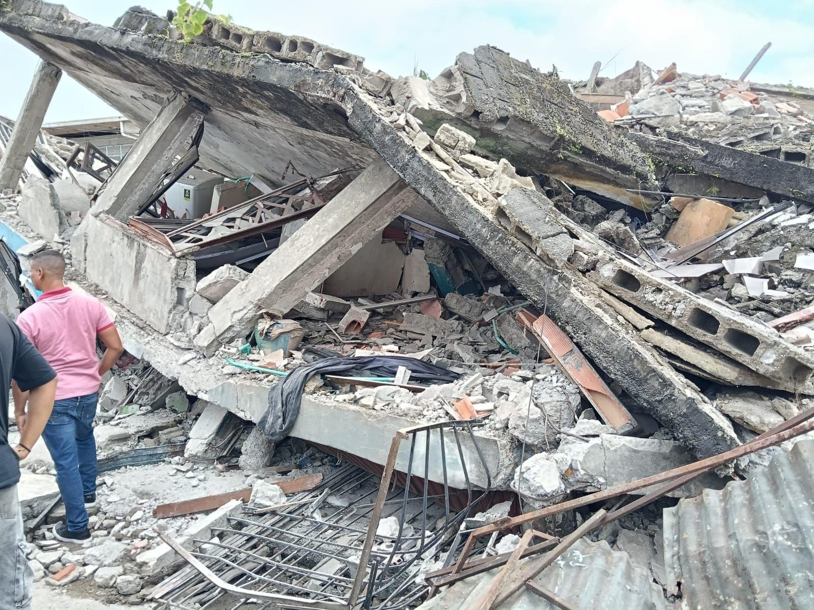 Mehr als 130 Tote: Schweres Erdbeben in Westkolumbien