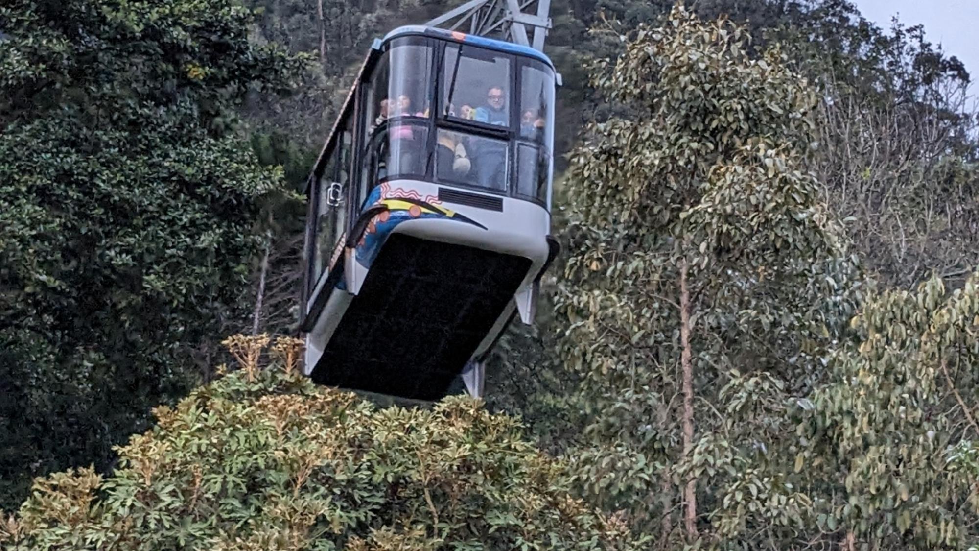 Schwerelos: Mit der Standseilbahn führt die Fahrt auf den Monserata (Hausberg von Bogota).