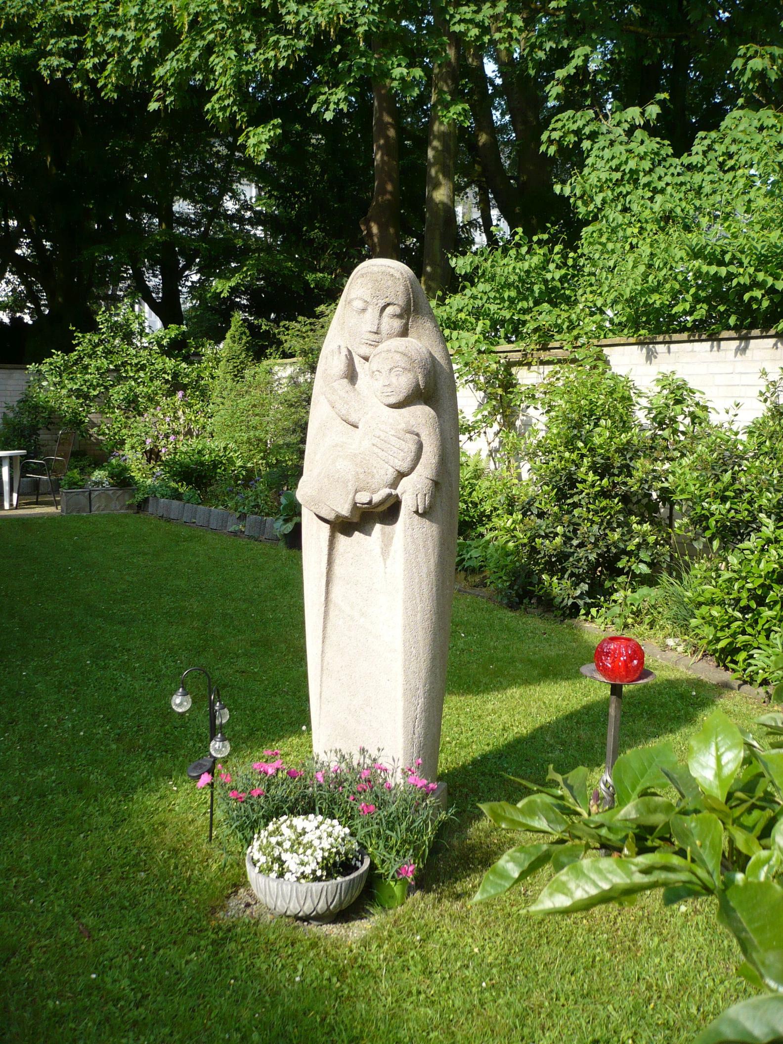 Klostergarten Franziskus-Schwestern KR (c) Ann-Katrin Roscheck