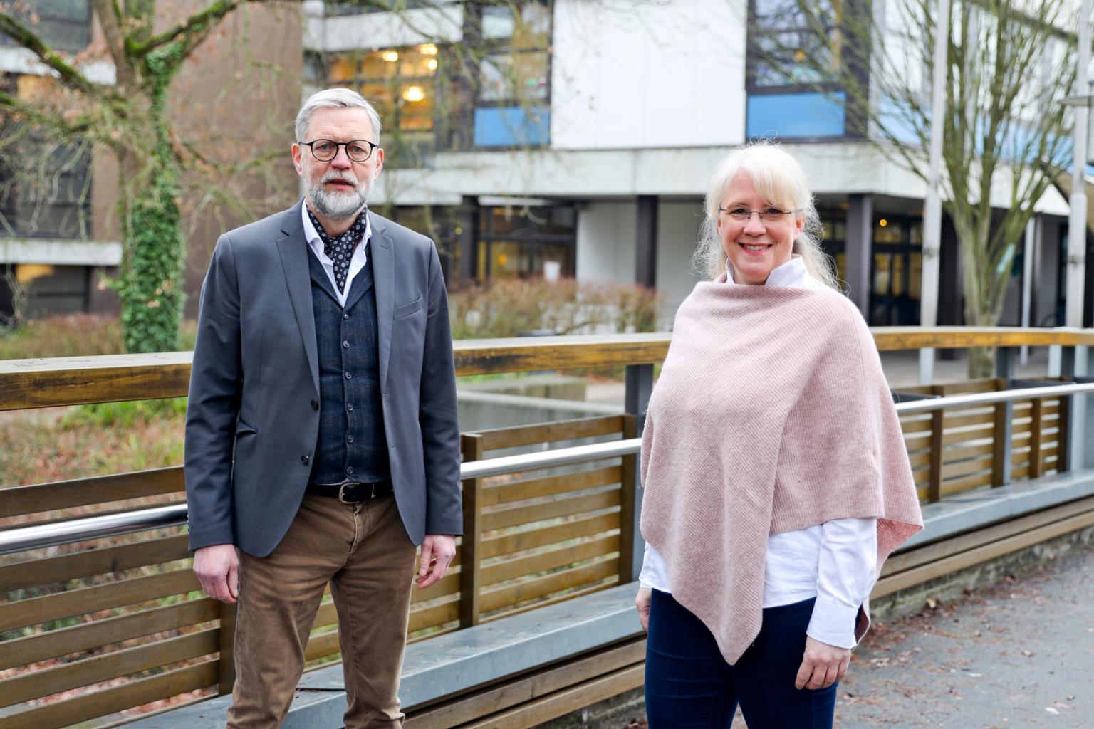 Monika Gierschmann wird zum 1. Februar neue Leiterin der Bischöflichen Maria-Montessori-Grundschule in Krefeld. Sie folgt als Schulleiterin Joachim Cuypers, der in den Ruhestand tritt. (c) privat