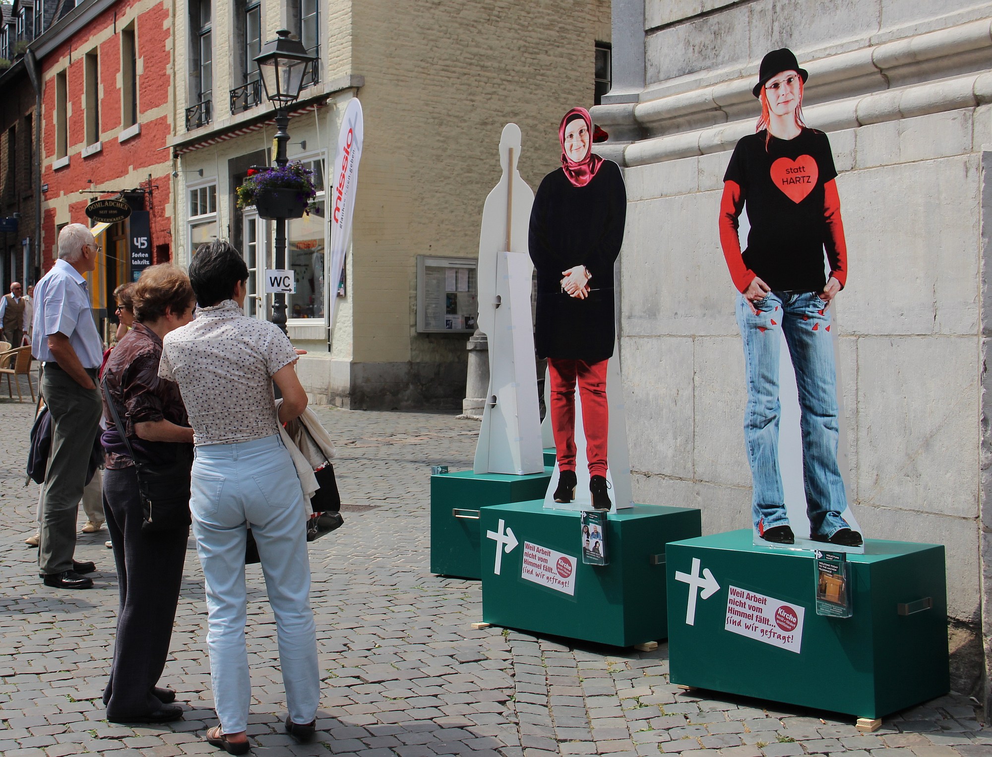 Über Aktionen, wie hier bei der Heiligtumsfahrt 2014, macht Kirche immer wieder auf die Situation Arbeitsloser aufmerksam