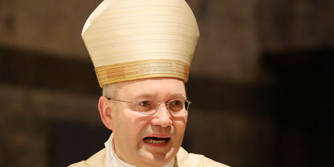 Bischof Dr. Helmut Dieser, Archivbild