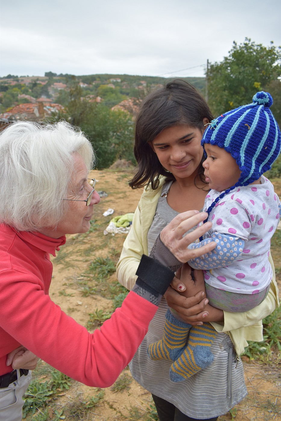 Hannelore Bauer (l.) haben es bei ihrem Bulgarienbesuch vor allem die Kinder angetan.
