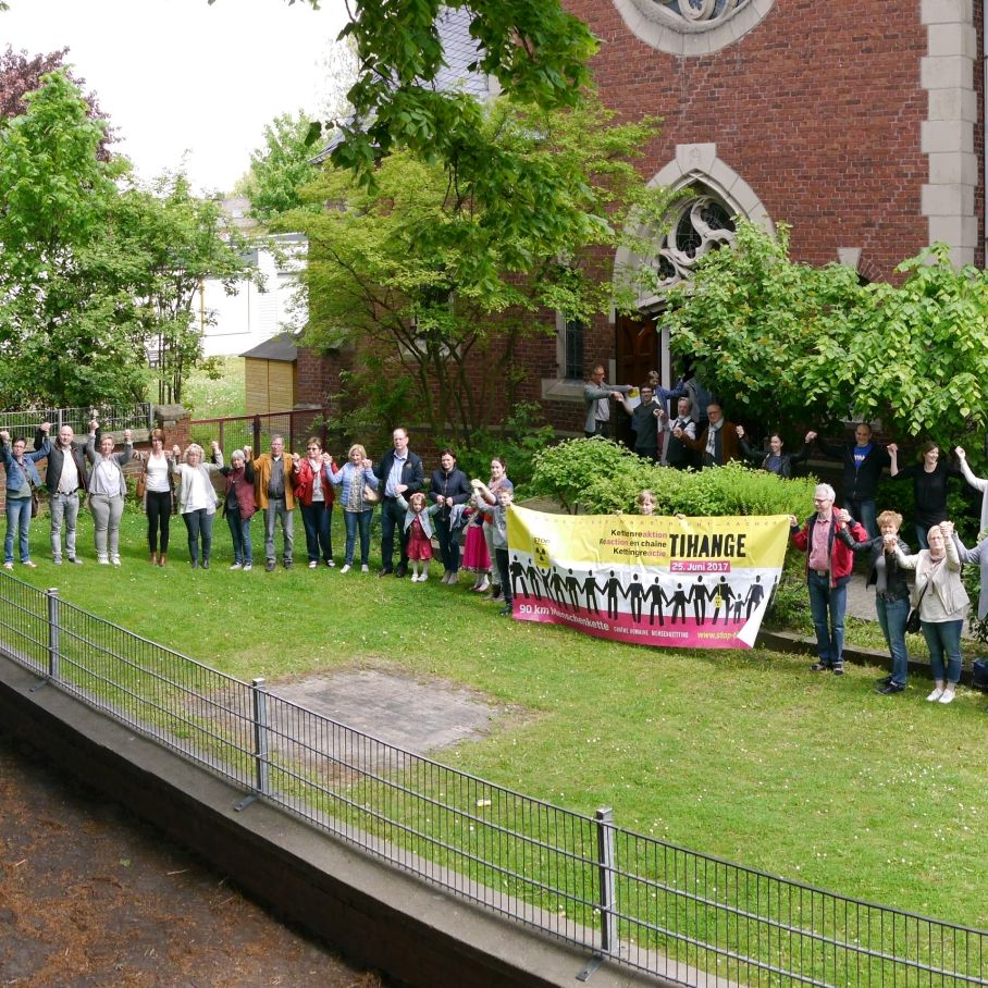 Die Pfarrei St. Josef und die OGS
der katholischen Grundschule bei ihrer Generalprobe zur Menschenkette.