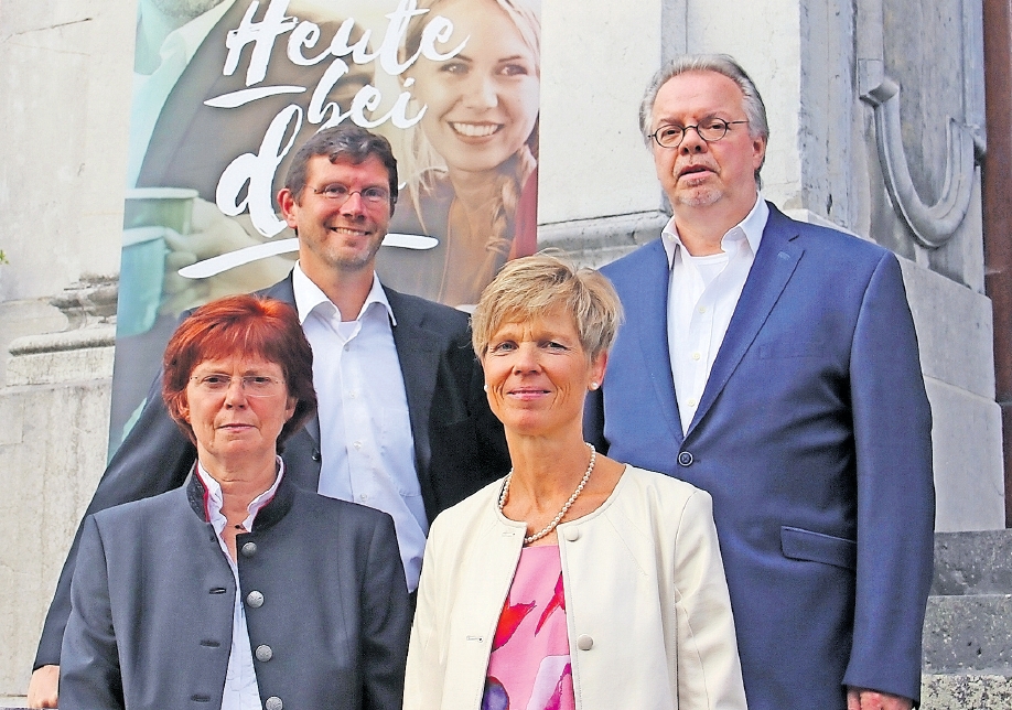 Das Regionalteam, v. l. Katrin Hohmann, Frank Hendriks und Walter Nett, mit Geschäftsführerin Marielies Schwering (vorne rechts).