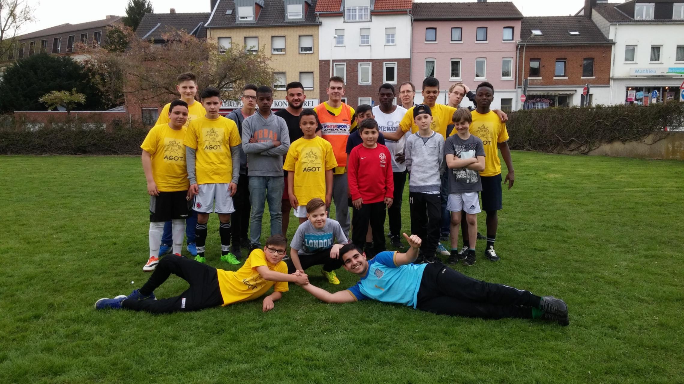 FUSSBALL