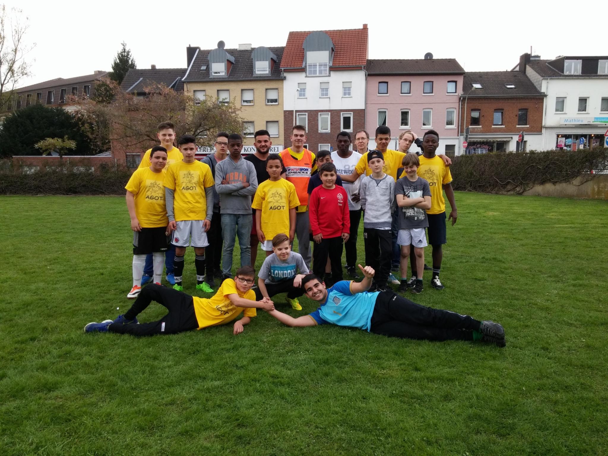 FUSSBALL