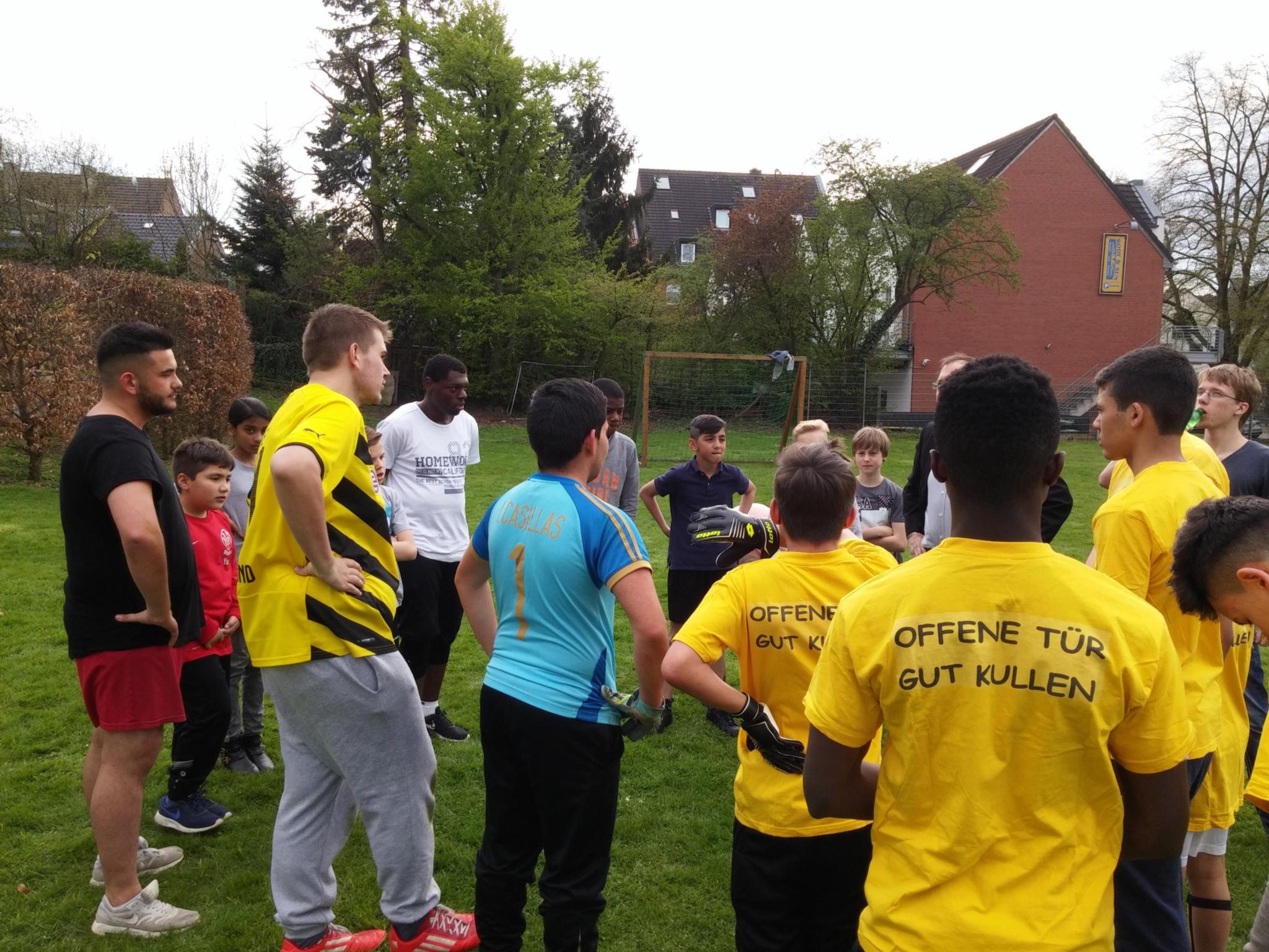 FUSSBALL