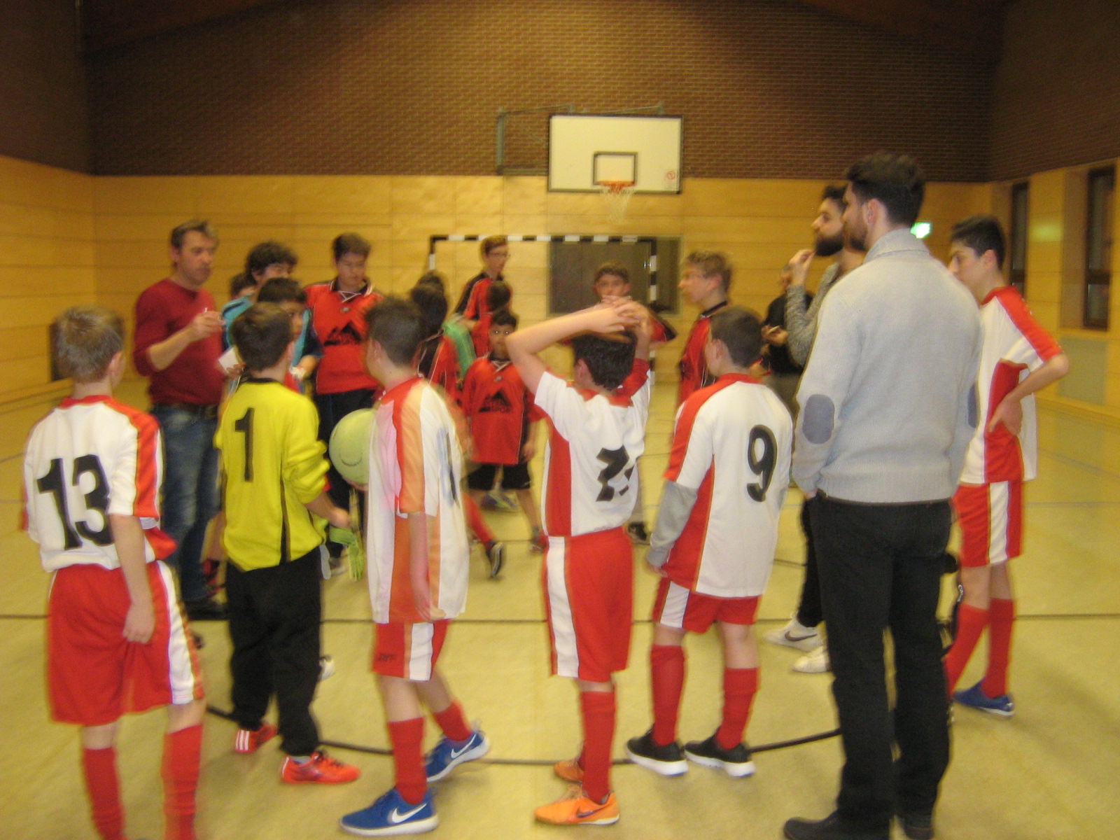 FUSSBALL