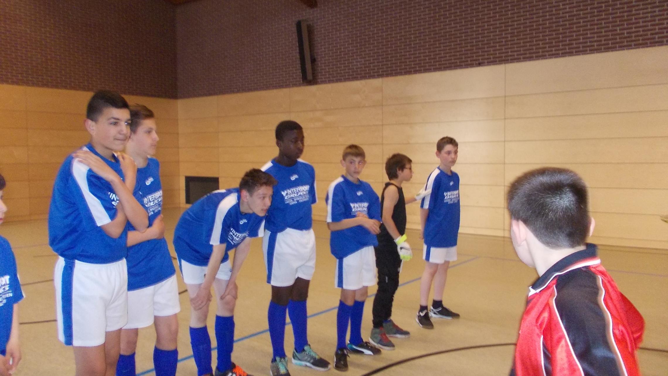 FUSSBALL