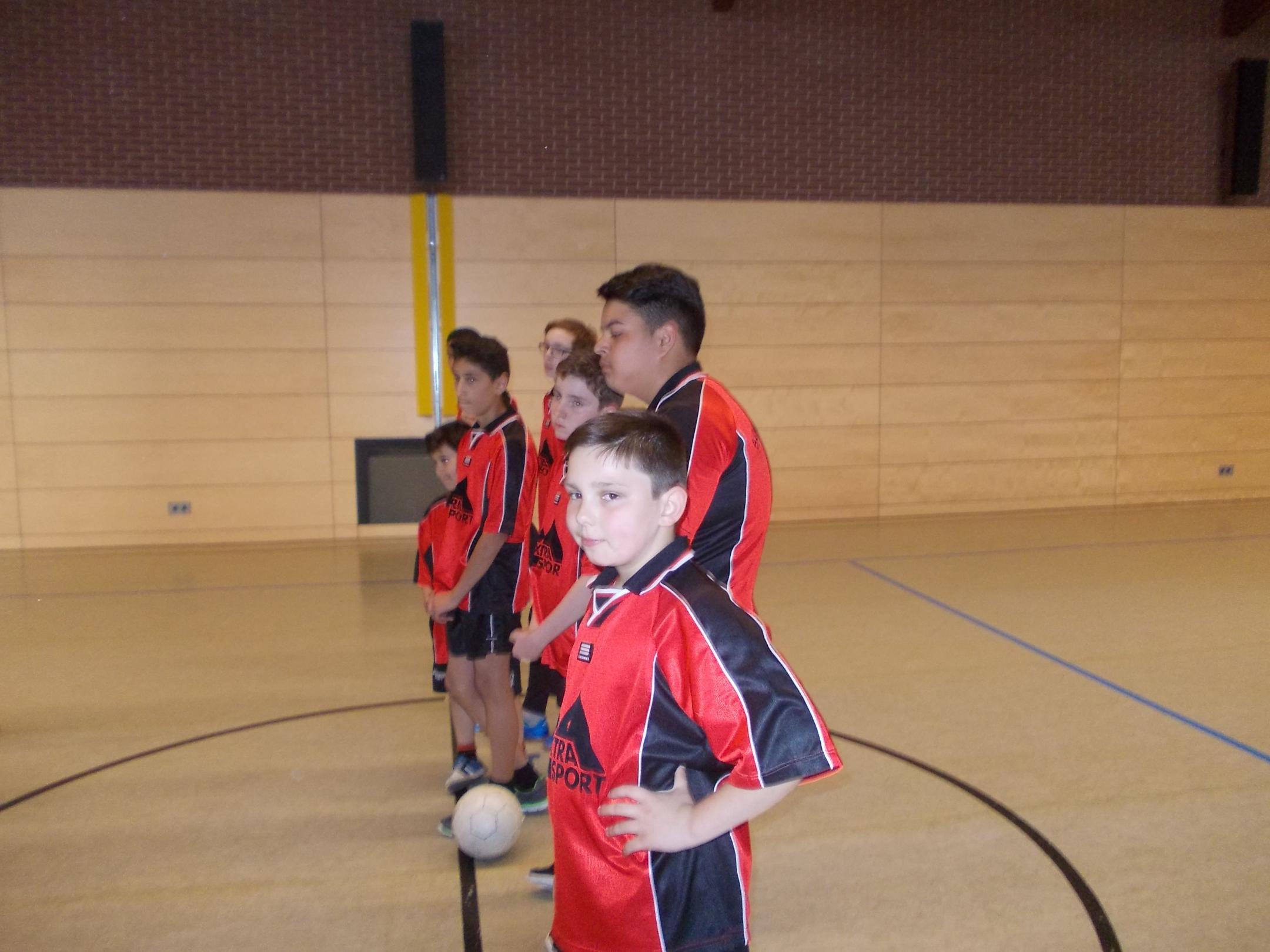 FUSSBALL