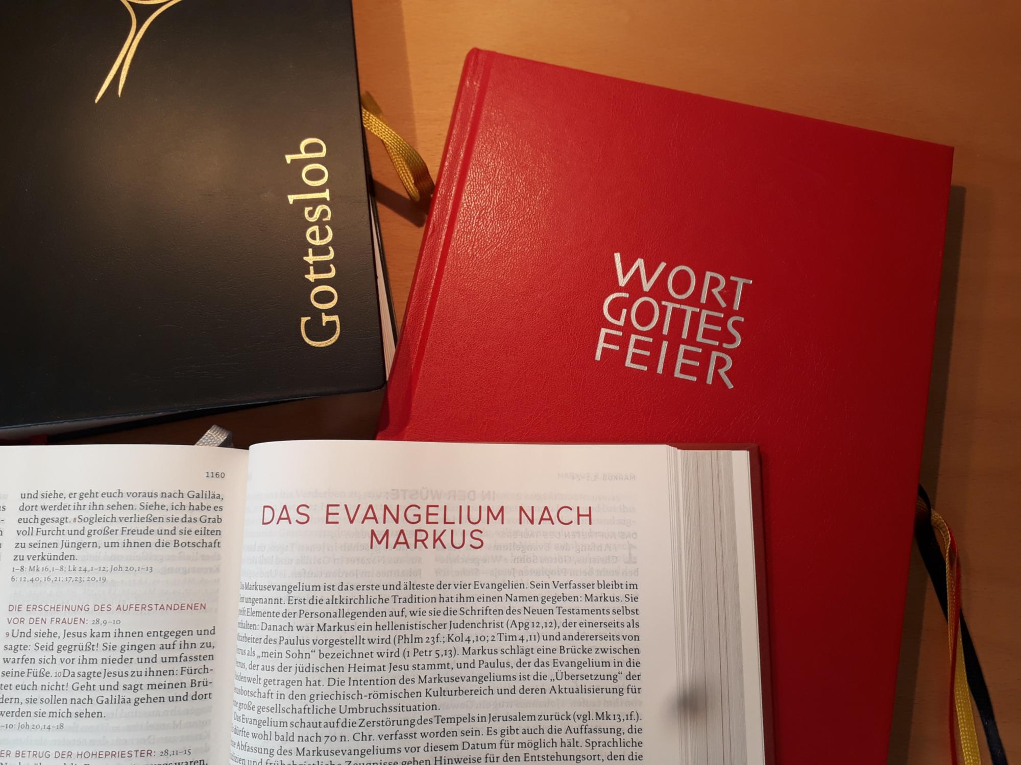 Bücher Wort-Gottes-Feier