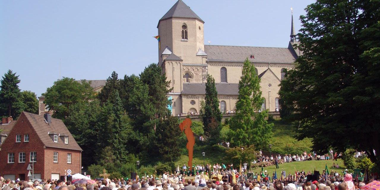 Heifa MG Zuschauer bei der Fronleichnamsfeier