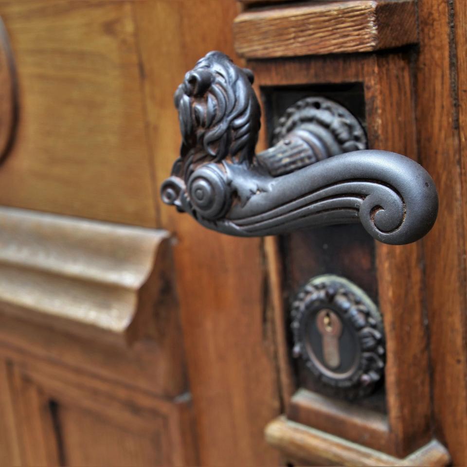 door-handle-3388259_1920 (c) pasja1000 auf Pixabay