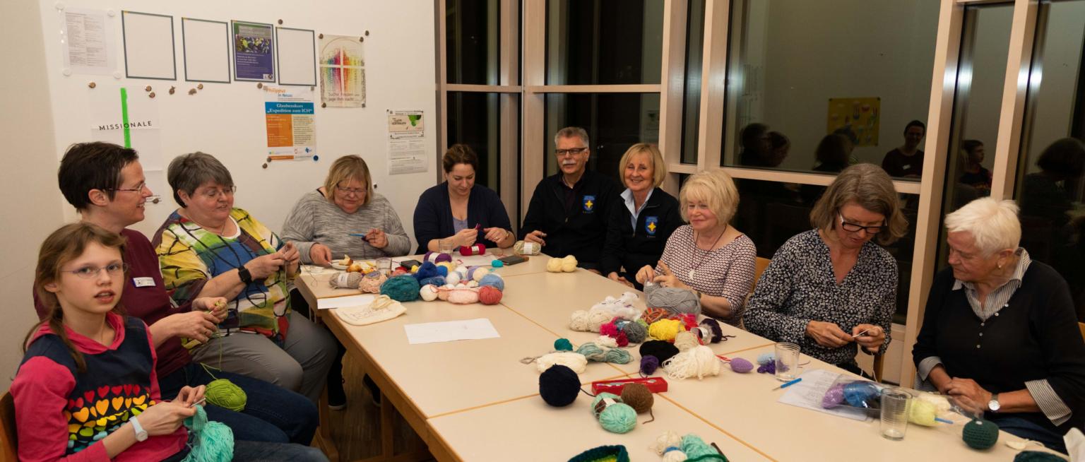Häkel-Event für die ökomenische Notfallseelsorge Neuss