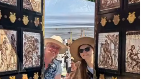 Pforte der Hoffnung vor dem Dom