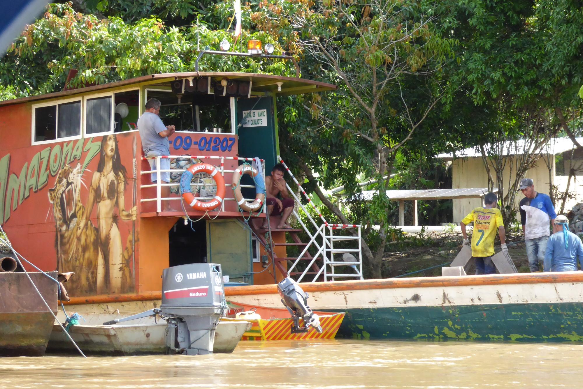 Amazonas-Frachtschiff