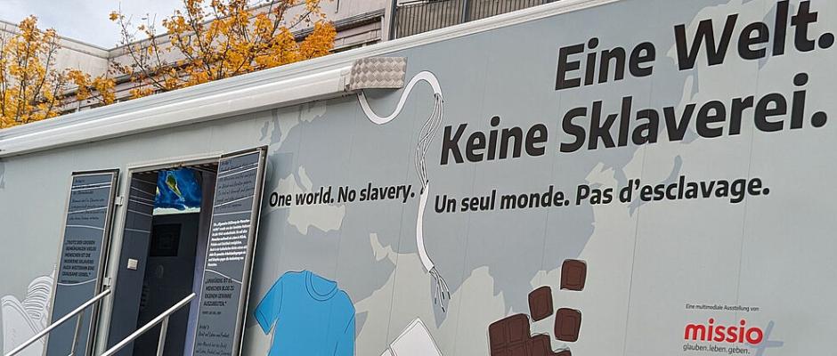 „Eine Welt. Keine Sklaverei.”<br>DER NEUE MISSIO-TRUCK