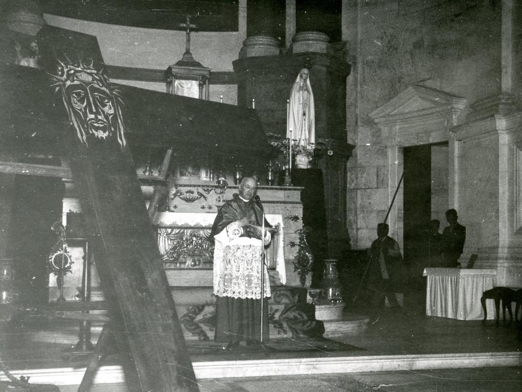 1967 Fatima Bischof Lommel in Basilika