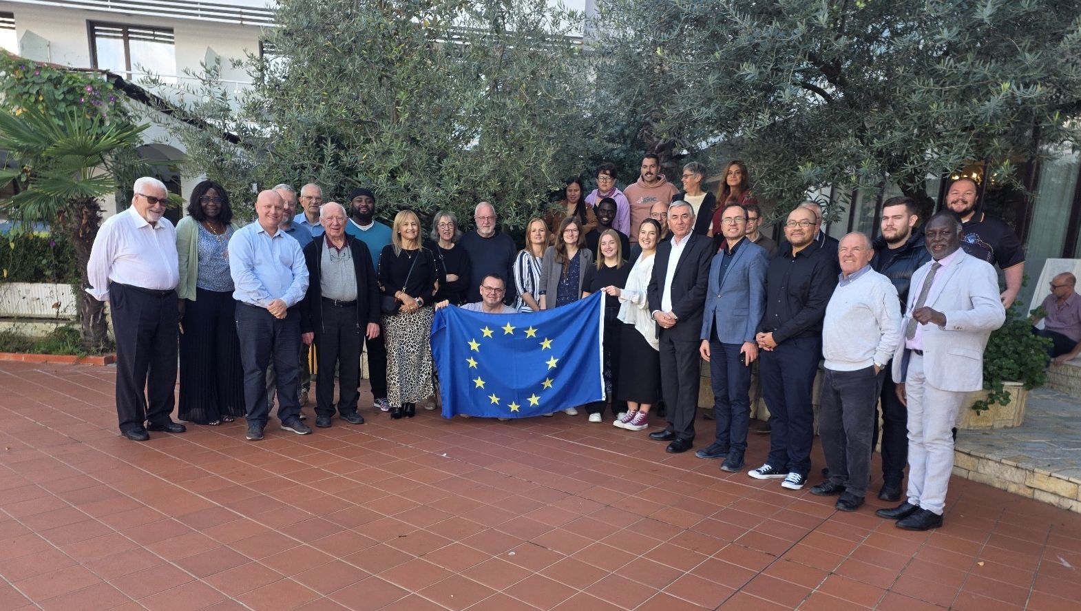 Aus elf Ländern kamen Teilnehmende zusammen, um über KI und ihre Auswirkungen auf die Arbeitswelt zu sprechen