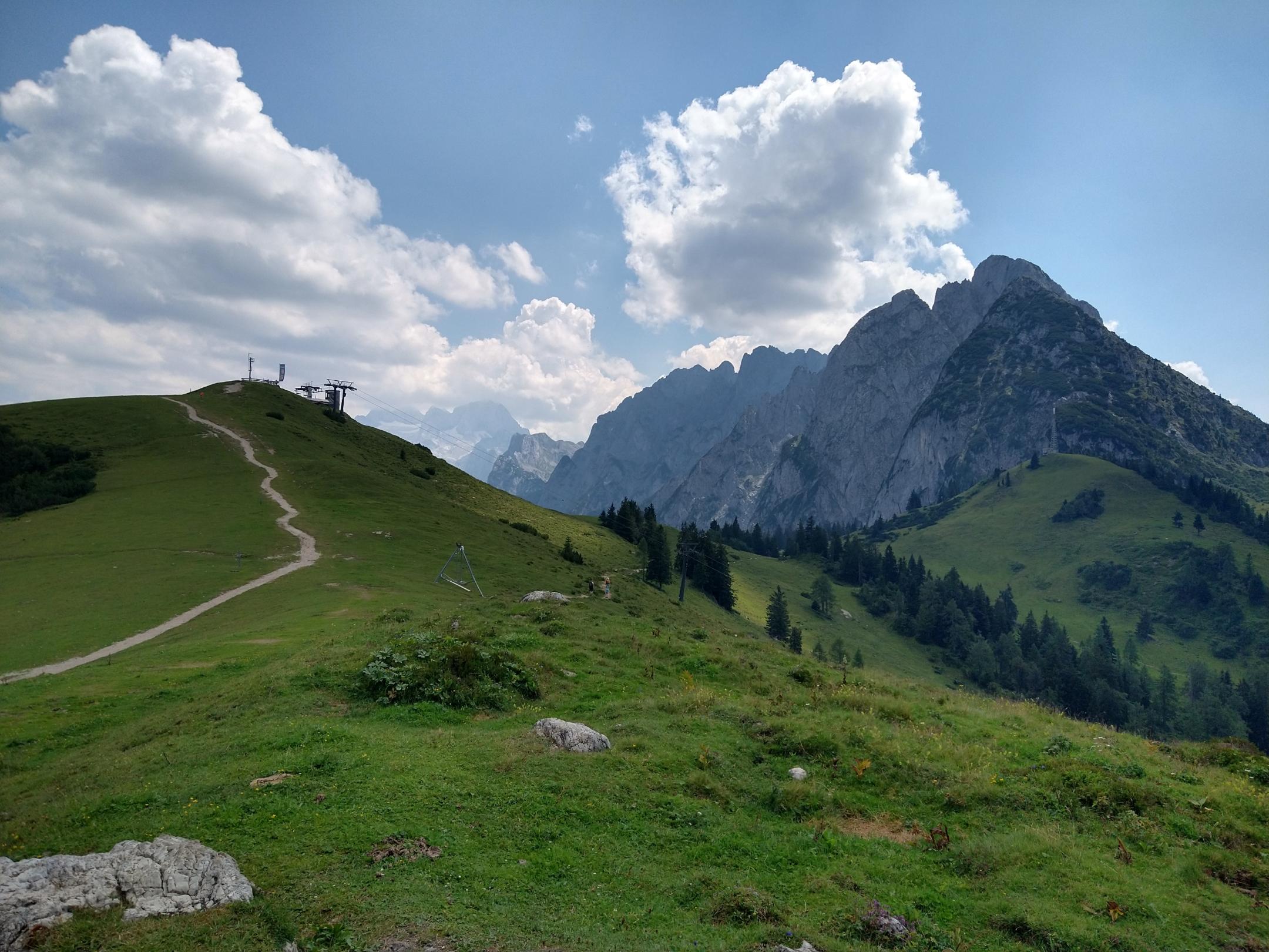 Weg mit Berg