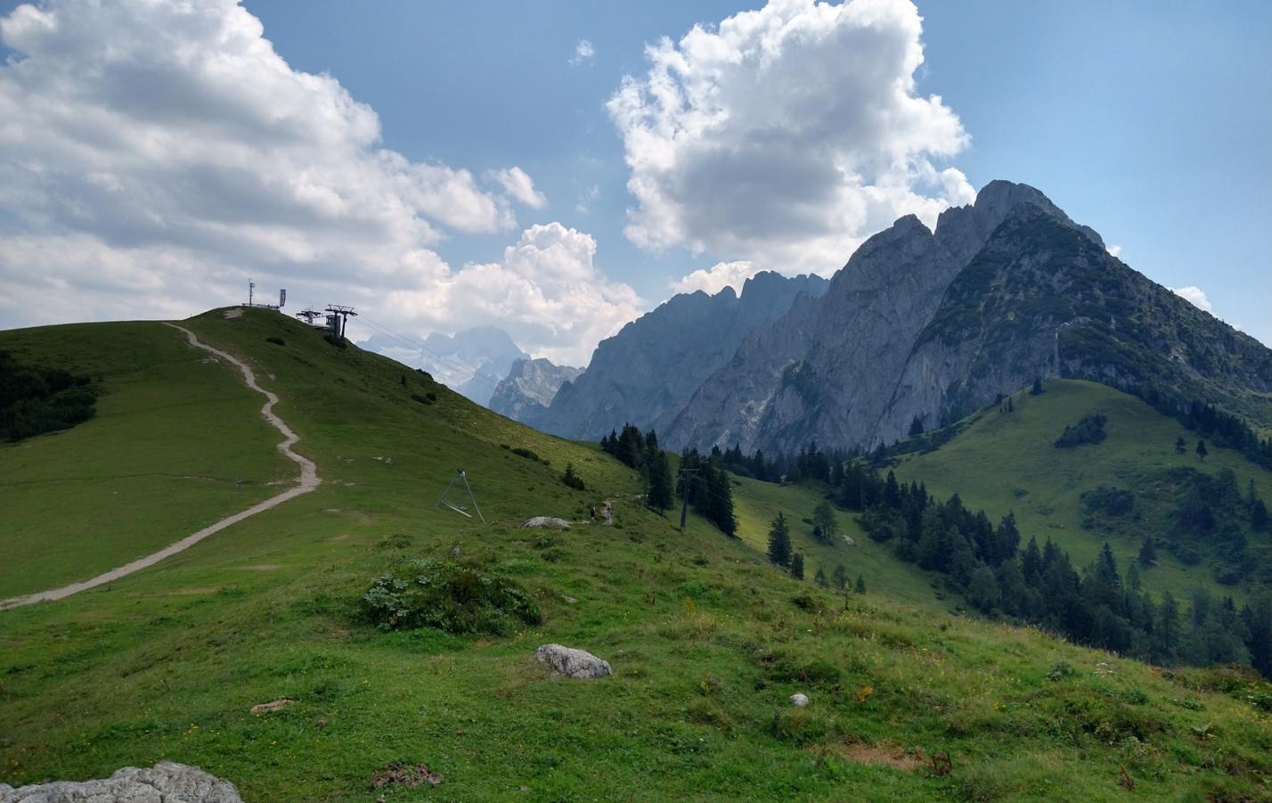 Weg mit Berg