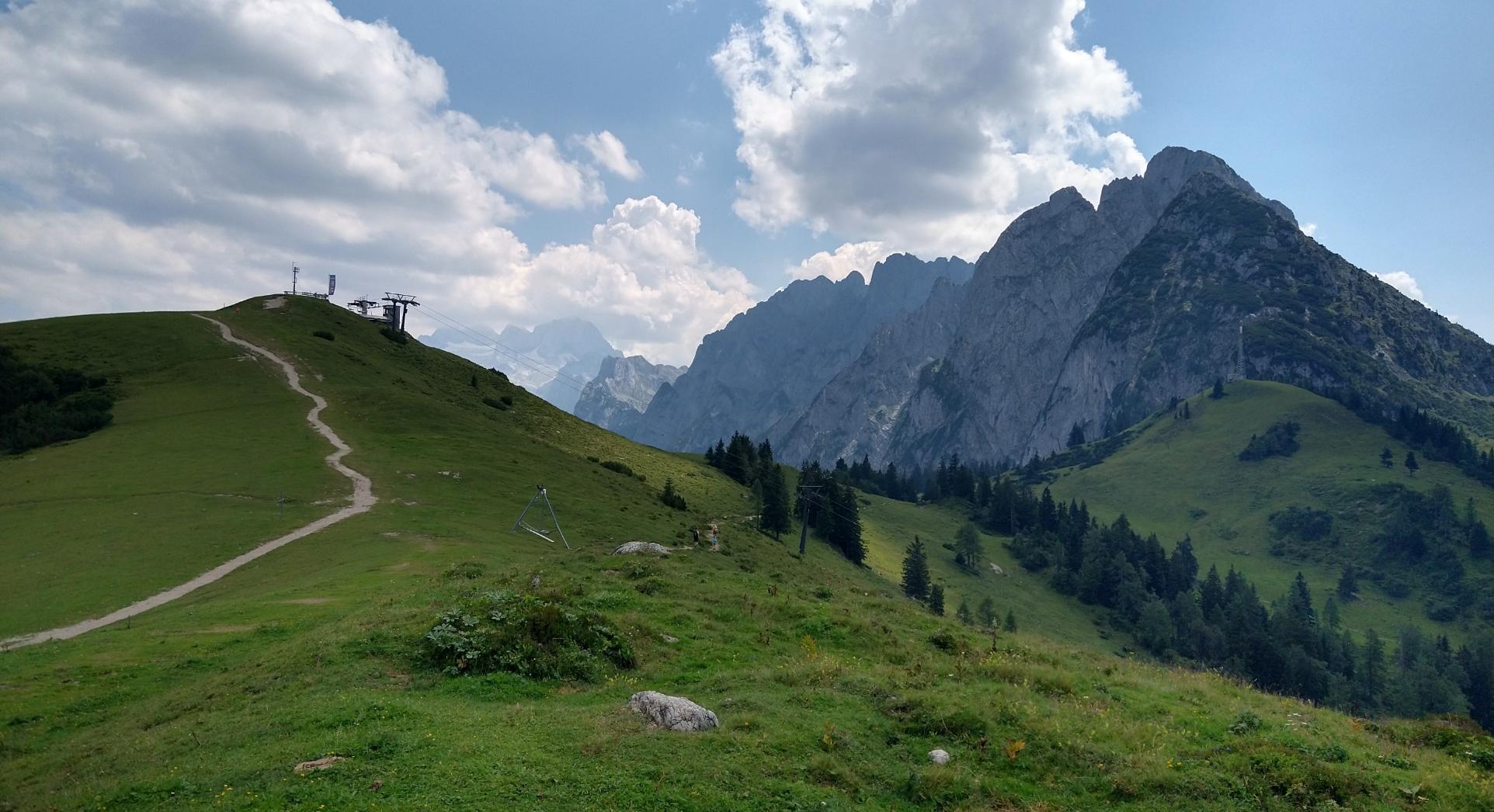 Weg mit Berg