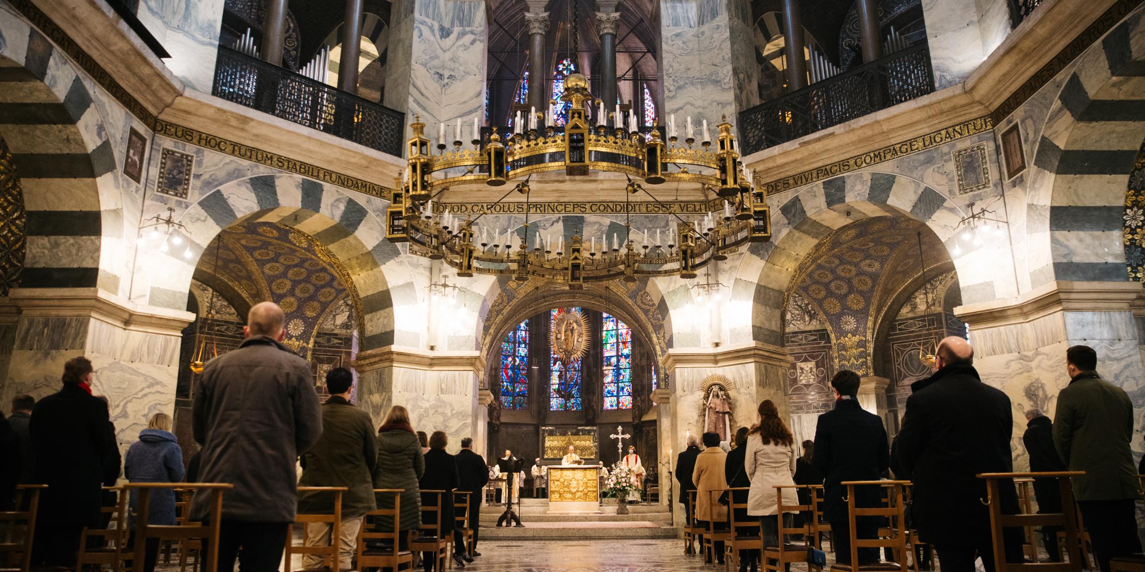 Am Freitag, 17. September,  wird Weihbischof Karl Borsch 41 Lehrerinnen und Lehrer in einem Gottesdienst im Aachener Dom die missio canonica verleihen.