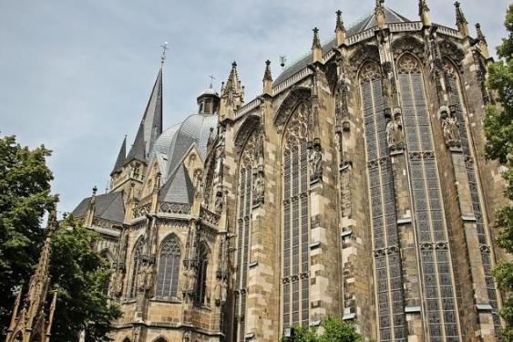 Aachen-Dom-Chorhalle.jpg_1769483104