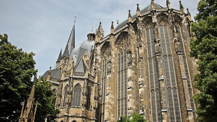 Aachen-Dom-Chorhalle.jpg_1769483104
