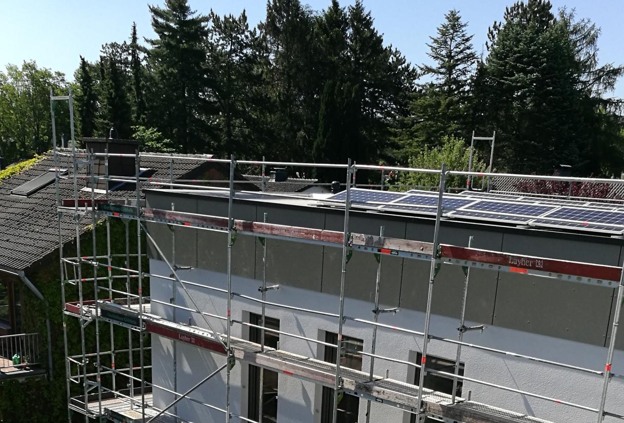 Dämmung und Photovolatikanlage am Pfarrheim in Eschweiler