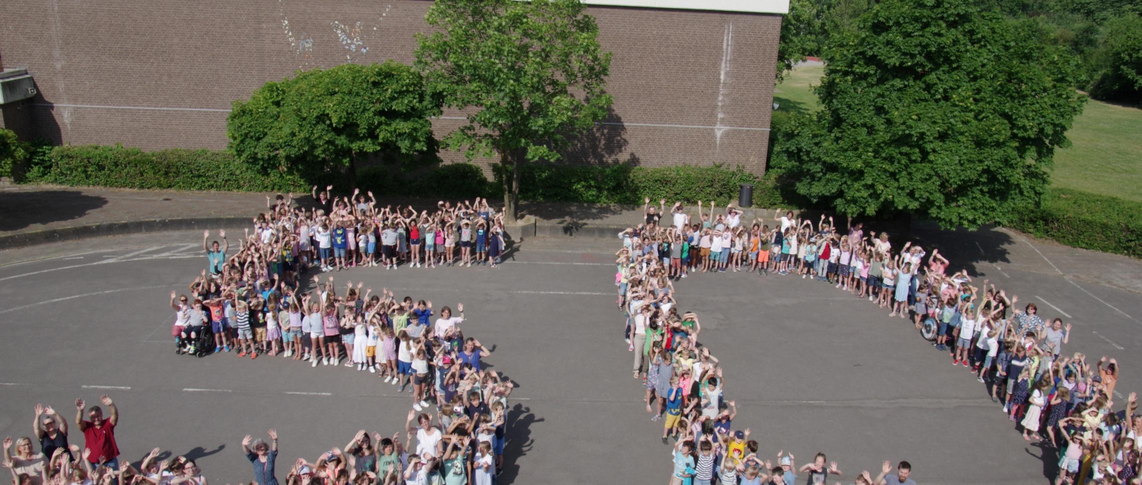 Bischöfliche Maria-Montessori-Grundschule Krefeld feiert 50. Geburtstag