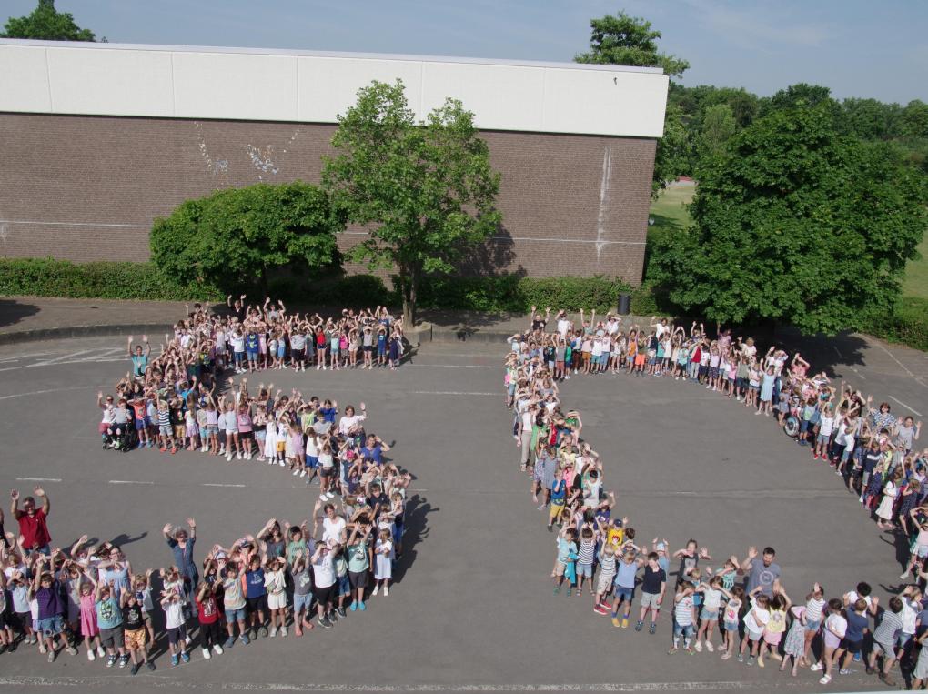 Bischöfliche Maria-Montessori-Grundschule Krefeld feiert 50. Geburtstag