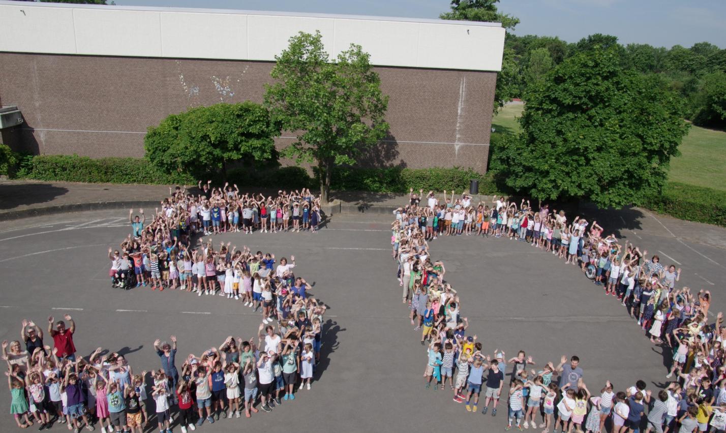 Bischöfliche Maria-Montessori-Grundschule Krefeld feiert 50. Geburtstag