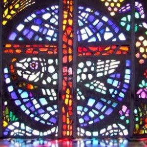 Bild Kirchenfenster Kreuz