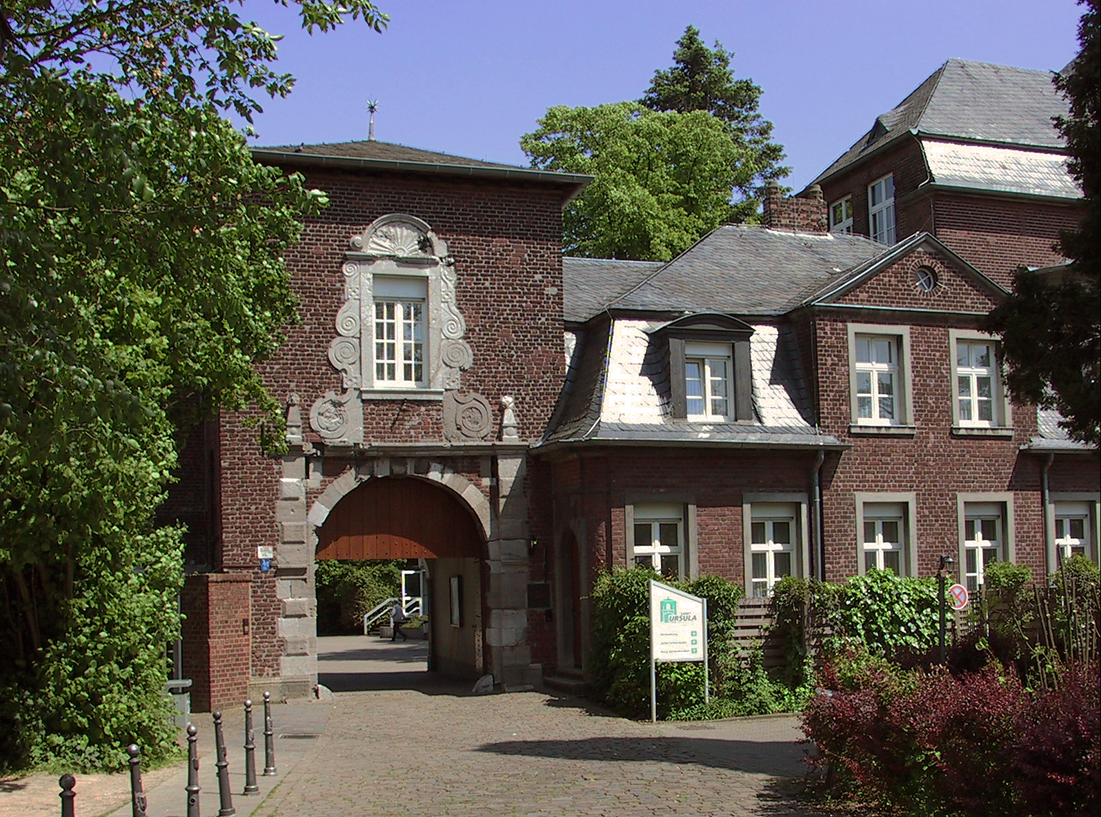 Bischöfliches Gymnasium St. Ursula