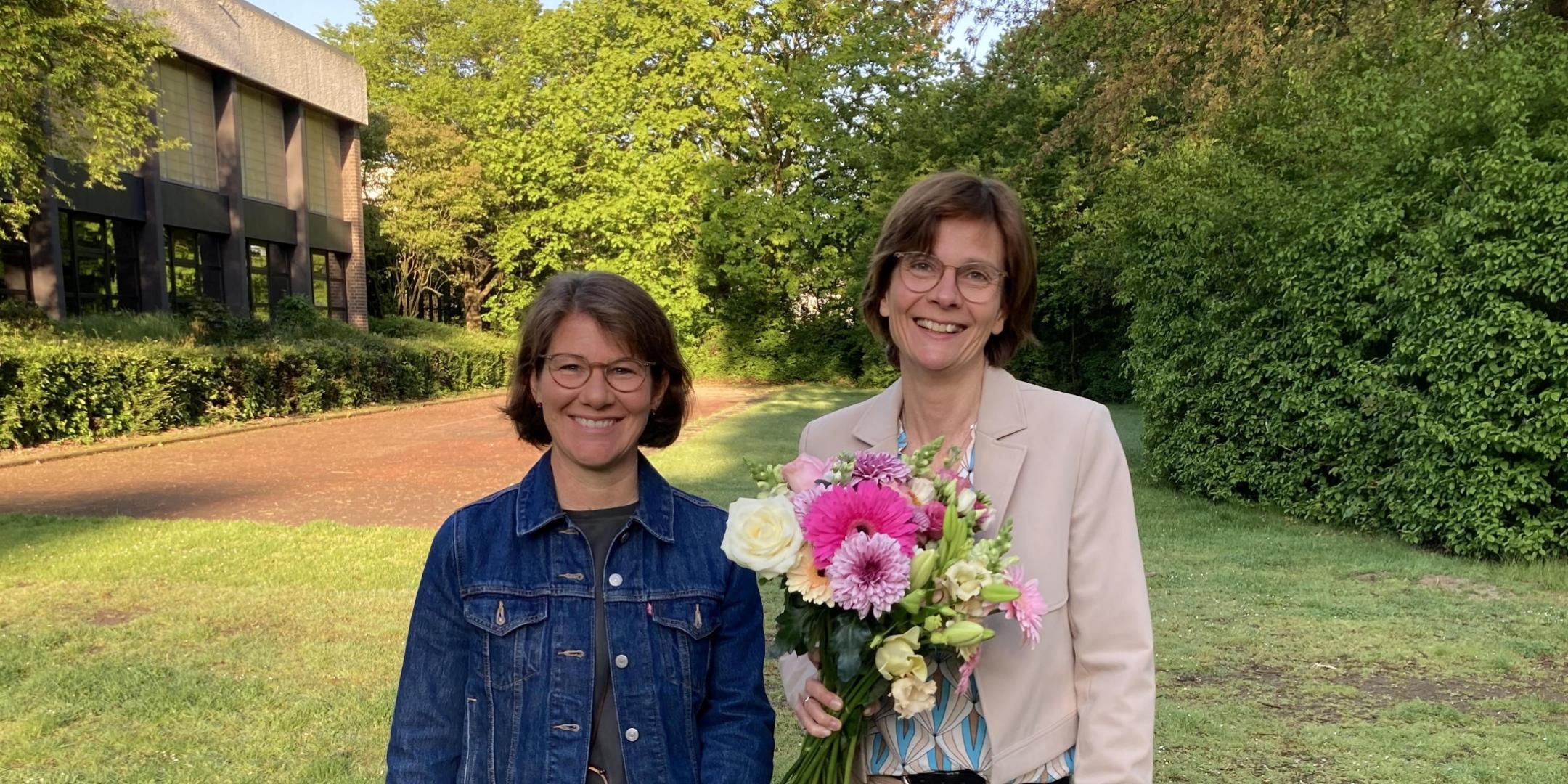 Stephanie Nicolai (l) Antonia Thies-Michael (r)