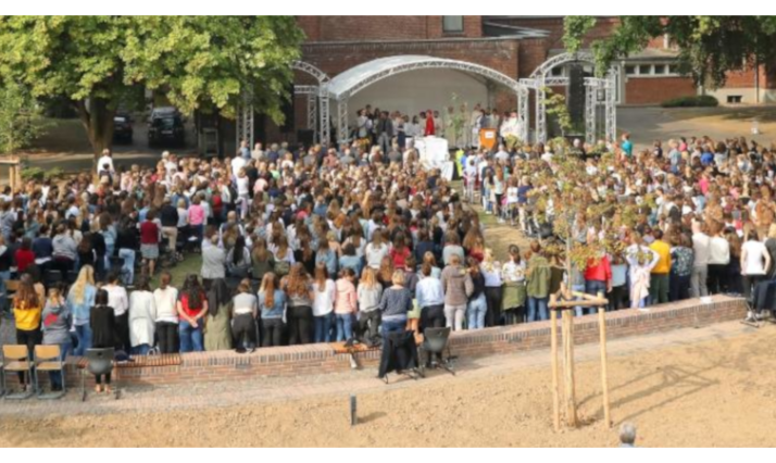 Übernahmefeier St. Angela-Schule