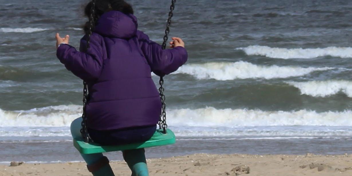 Schaukeln am Meer