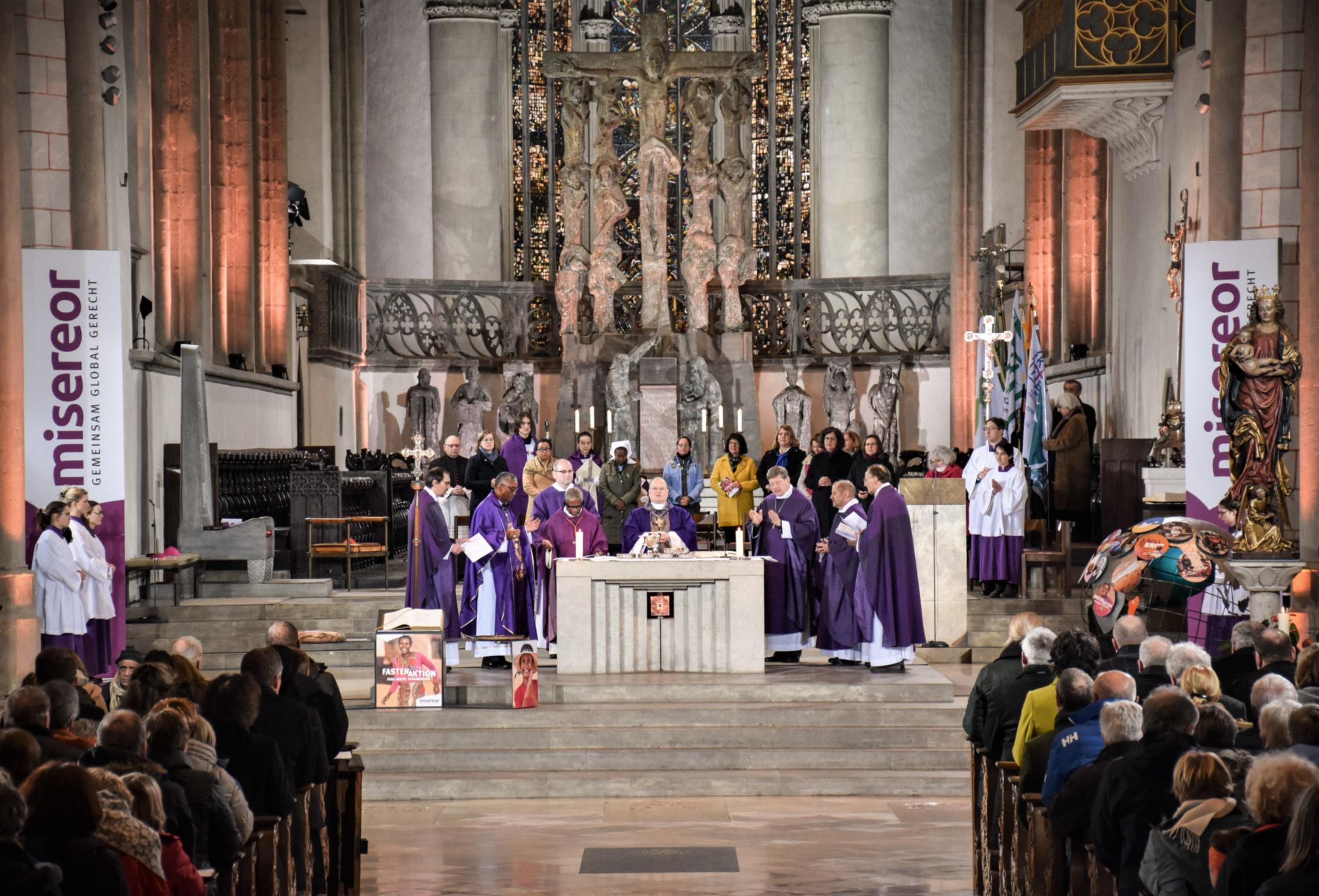 Eröffnung der Fasteaktion des Bischöflichen Hilfswerks Misereor am 26.02.2023 im Augsburger Dom mit Bischof Bertram Meier