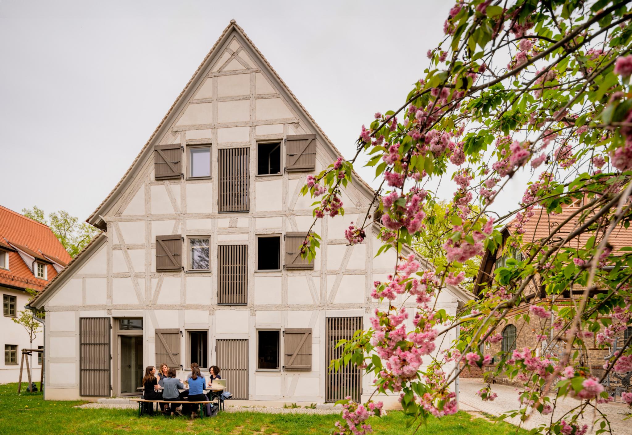 Sitz der Stiftung, Scheune auf dem Gelände der Franckeschen Stiftungen in Halle (Saale)