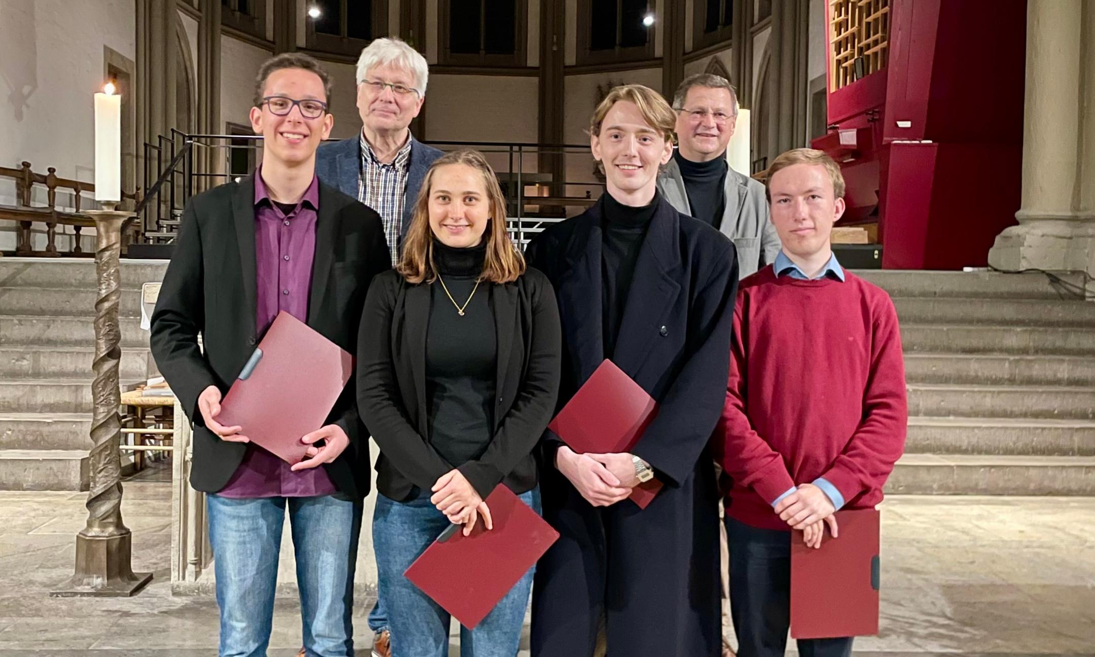 Zeugnisverleihung für die Absolventinnen und Absolventen der C-Ausbildung