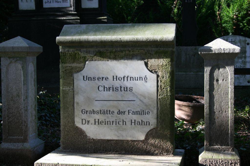 Grab Heinrich Hahn