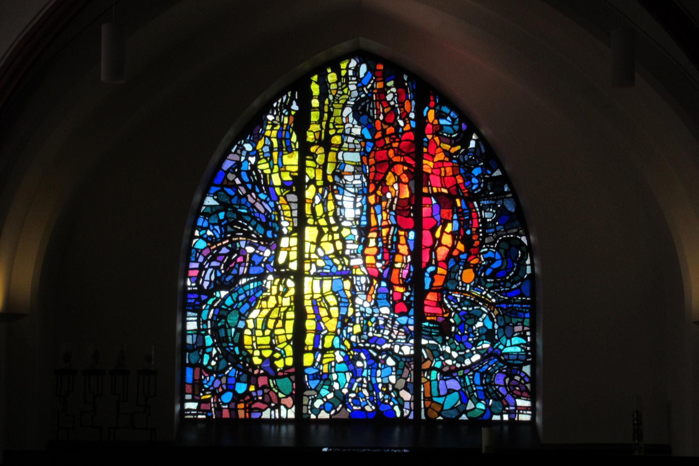 Pfingsten Kirchenfenster