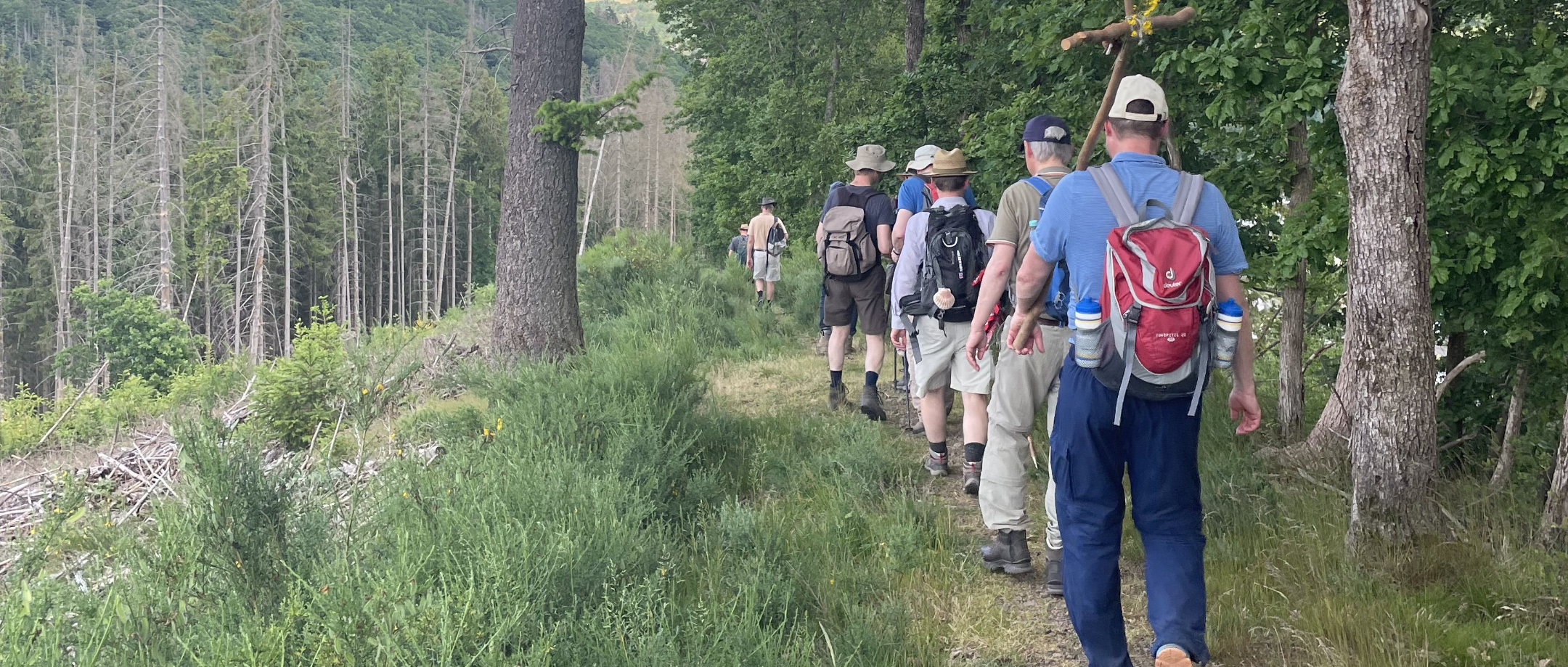 Männer auf dem Weg