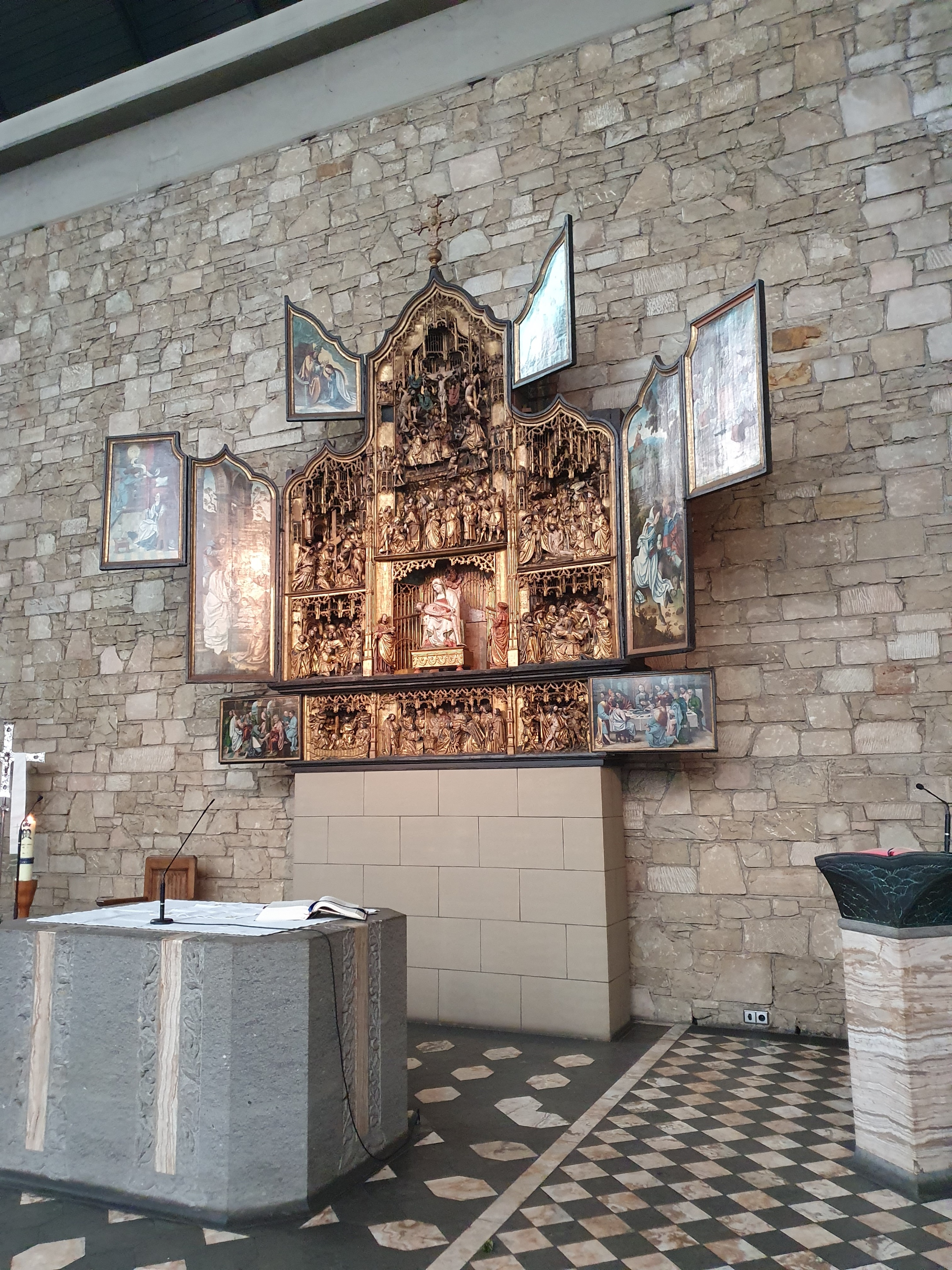 Flügelaltar in der Heimbacher Wallfahrtskirche