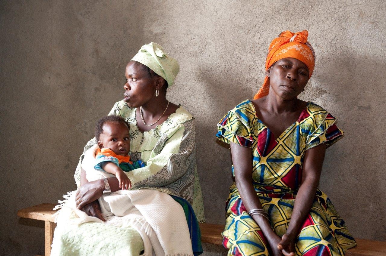 Patientinnen von Denis Mukwege werden in den von missio geförderten Traumazentren nach der Behandlung weiter betreut.